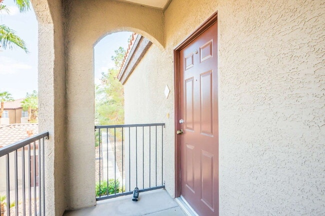 Photo - "Chic 1-Bedroom Oasis in Prime Las Vegas Location – 813 Sq. Ft. of Comfort!" Unit 2248