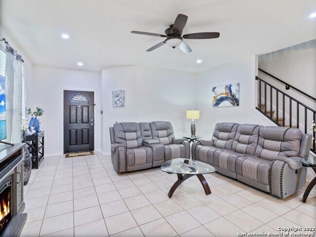 Photo - 3 Bedroom w/Game Room