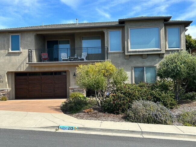 Casa de estilo mediterráneo personalizada - 213 Cima de Colina