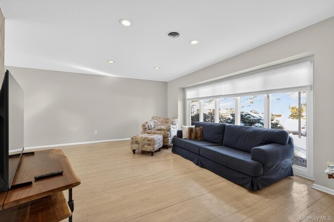 Photo - 10 Whitlock St