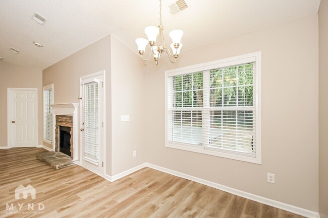 Photo - 142 Hunterian Pl