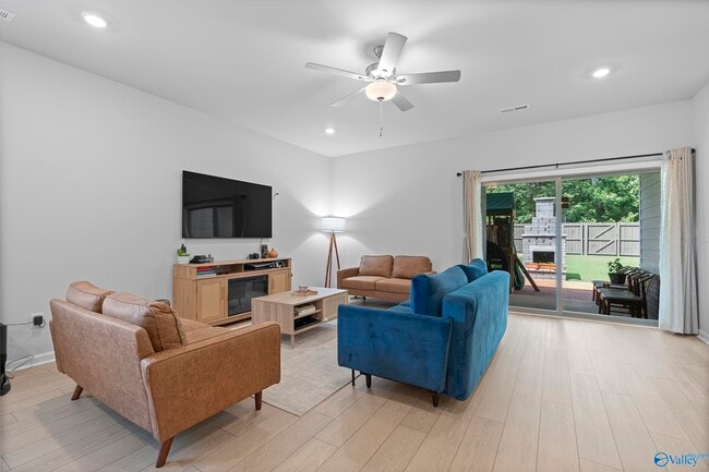 Photo - 14971 Greenleaf Dr