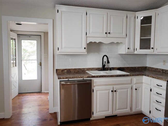 Photo - 805 Stevens Ave NE