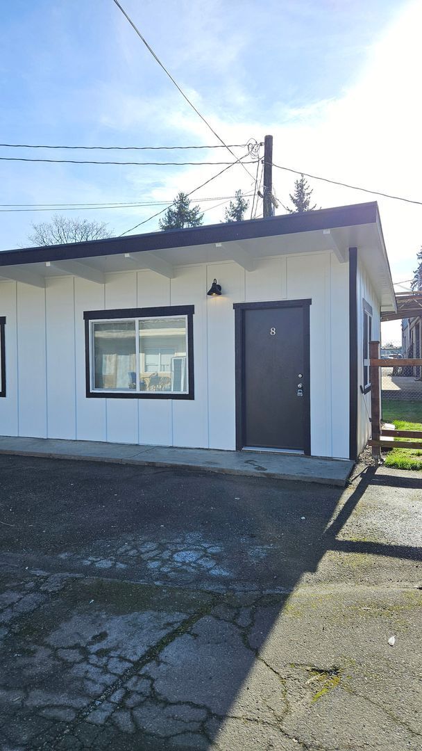 Photo - Parkland Cozy Studio ~on site laundry & parking