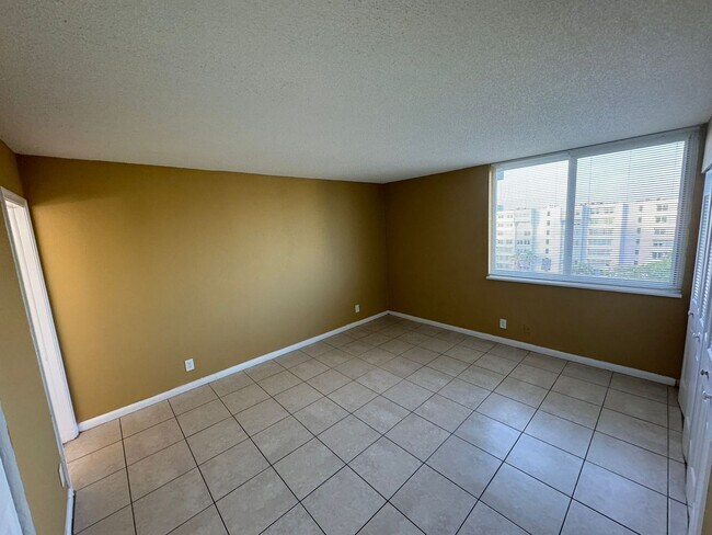 Photo - Alan Palisky Trust 9001 Unit Bech Sunshine LLC B802