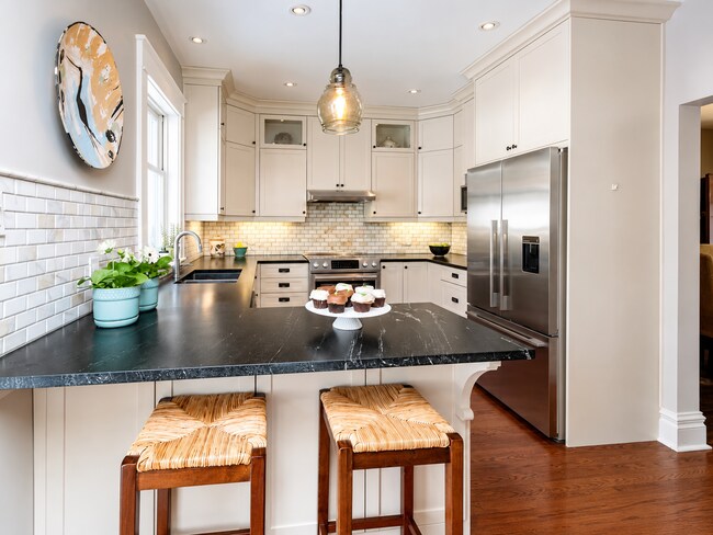 Photo - 405 Third Ave