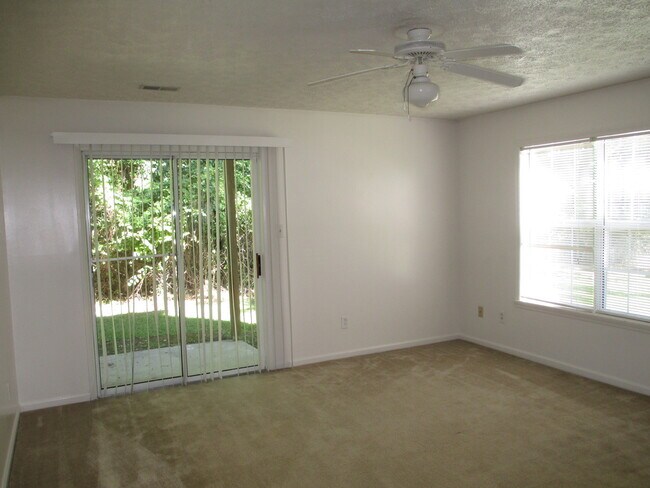Photo - 2 Bedroom 1 bath upstairs apartment