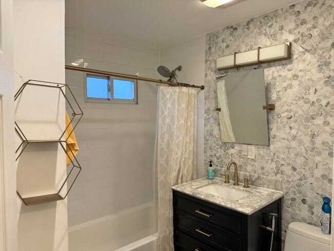 Photo - 207-03 34th Ave