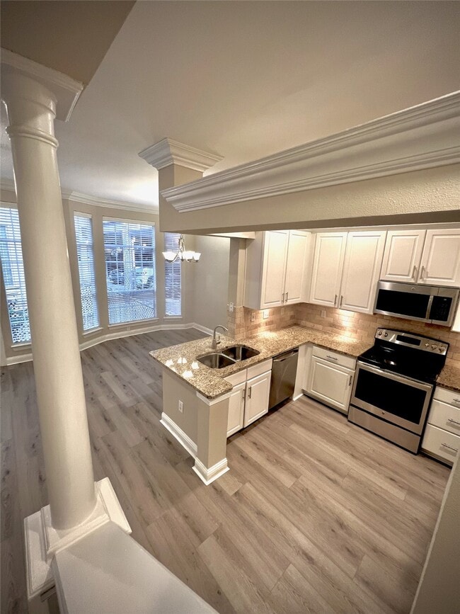 Building Photo - 5353 Memorial Dr Unit 1042 Rental