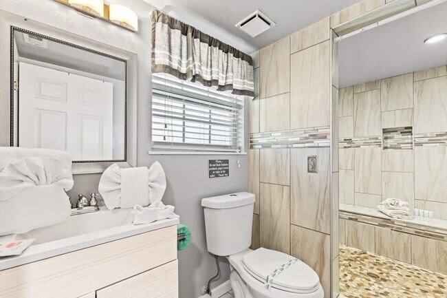 Photo - 5218 Beach Dr Unit ID1355001P