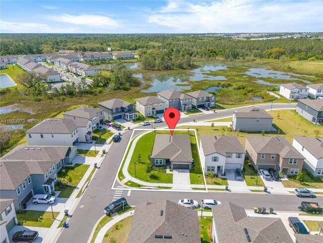 Photo - 2375 Lancashire St