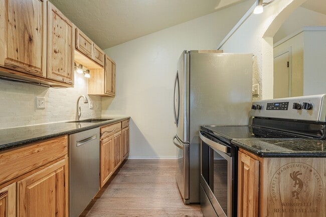 Photo - 1043 Lakeside Dr