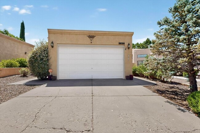 Building Photo - 9824 Lagrima De Oro Rd NE Rental