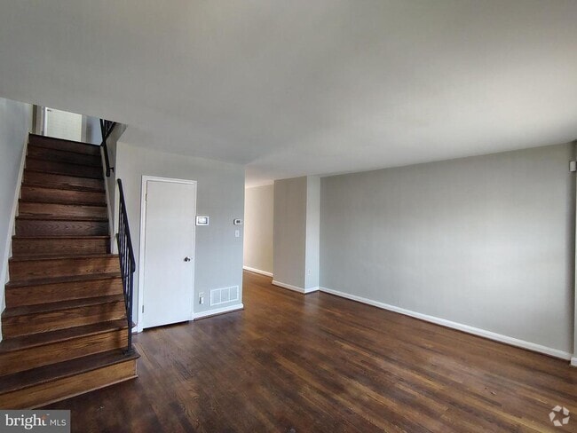 Building Photo - 1431 Locust St Rental