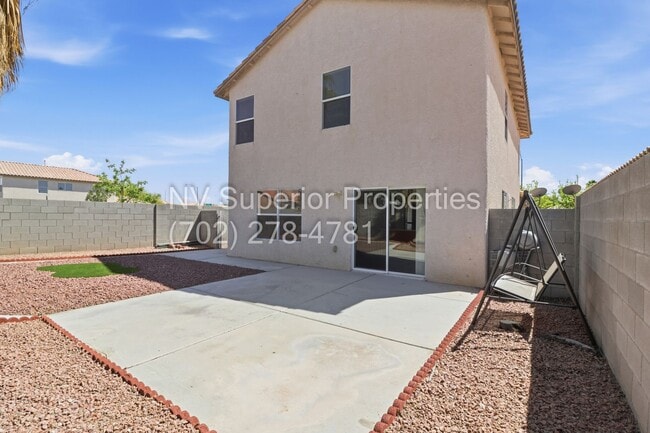 Photo - SE!! Corner Lot!! 3 Bed 2.5 Baths!! 2 story! Low Maintenance Desert Landscape front & Back!! Back...