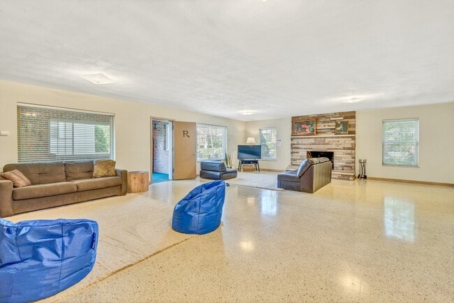 Photo - 3303 Watson Rd Unit Level 1