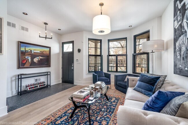 Photo - 2041 W Cuyler Ave Unidad 1