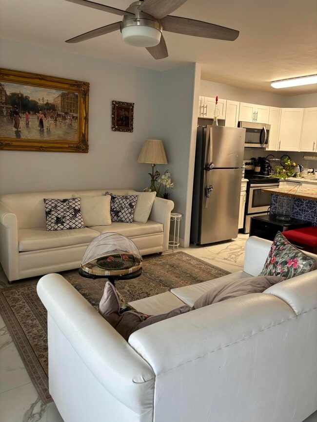 Photo - 325 Andover E