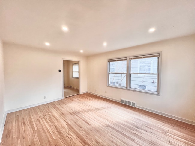 Building Photo - 4011 Garfield Ave Rental