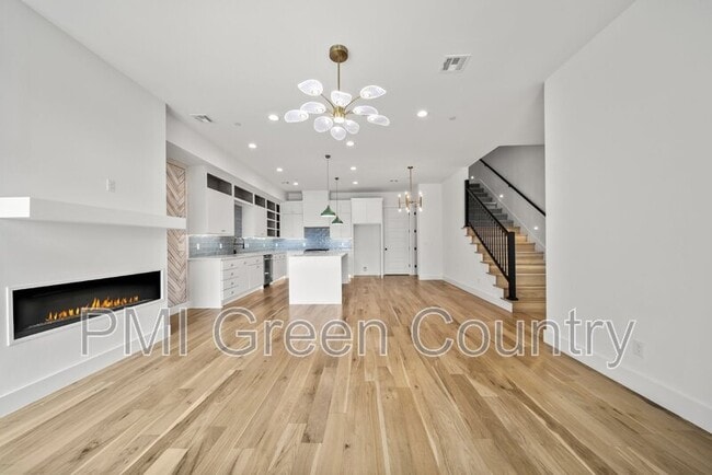118 E Elgin St