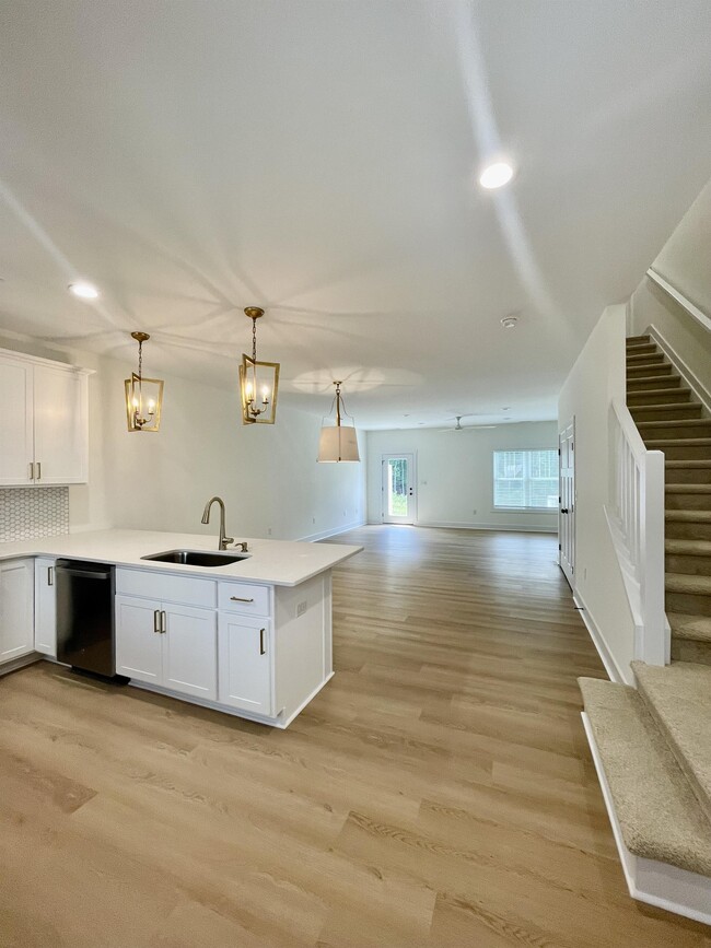 Photo - 556 Leesville Rd