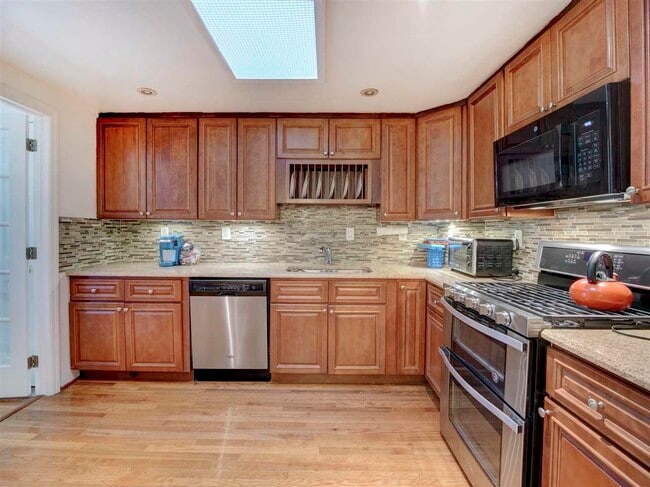 Photo - 14 Chopin Ct
