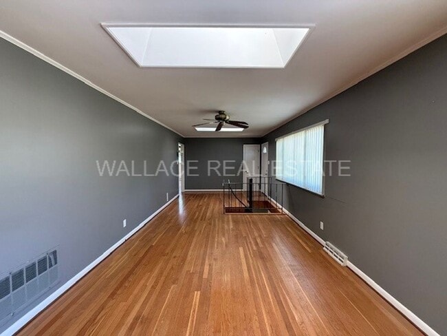 Photo - OAK RIDGE: 3 BEDROOM, 2.5 BATH HOME IN EMORY HEIGHTS