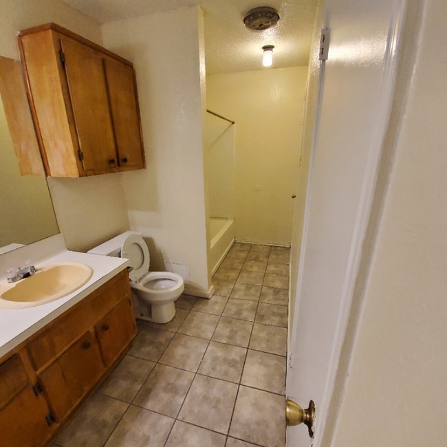 Photo - 102 E Truman Ave