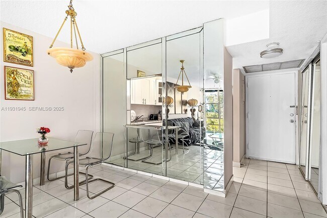 Photo - 210 172nd St Unidad 533