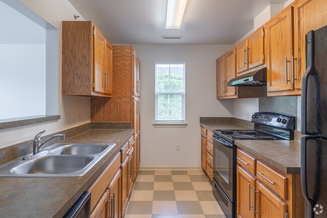 3BR, 2BA - 1,124SF - Kitchen