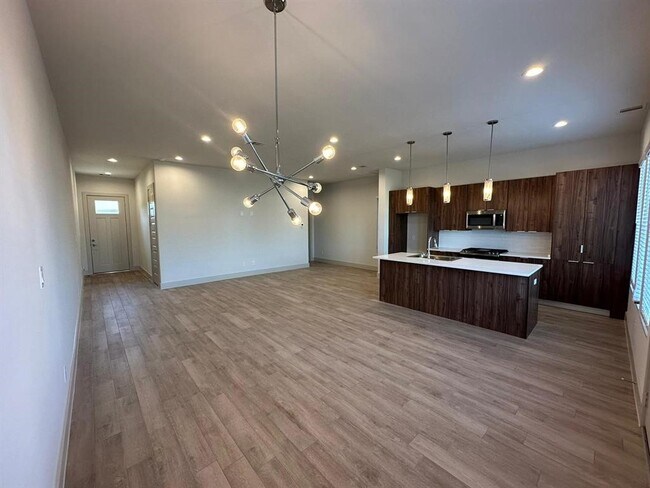 Photo - 6804 Troya Ln