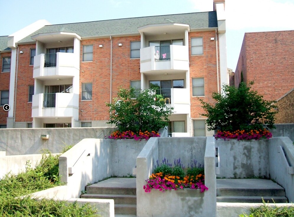 Johnstowne - Johnstowne Apartments