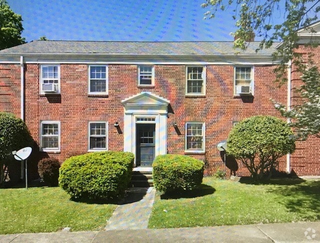 Building Photo - Charlemont Commons Rental