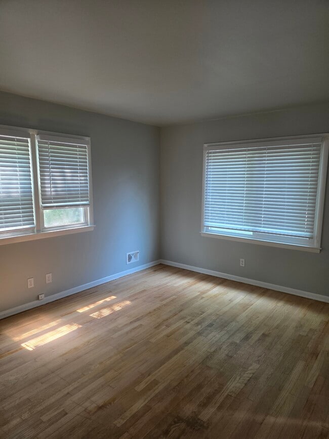 Building Photo - 5418 N 53rd St Rental