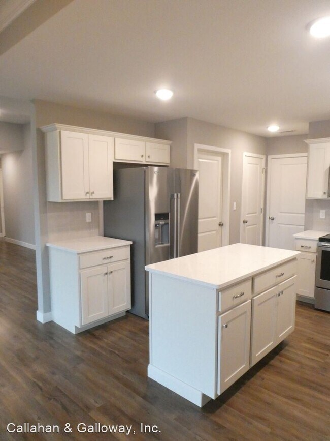 Photo - 3 br, 2 bath House - 305 Green Meadows circle