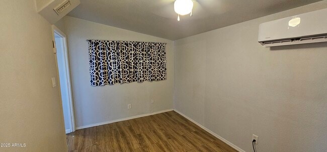 Photo - 574 S Park St