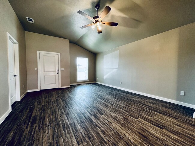 Photo - JULY PRE-LEASE! 3/2/2 Harvest Subdivision in Wolfforth
