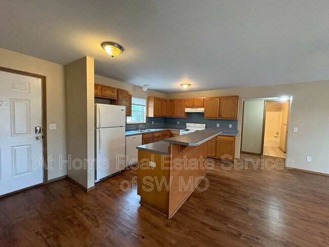 Photo - 858 S Campbell Ave Unit Apt #101