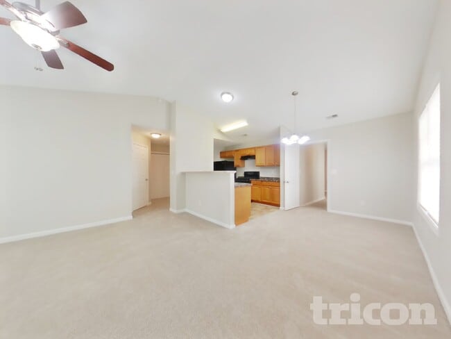 Photo - 172 Greystone Cir