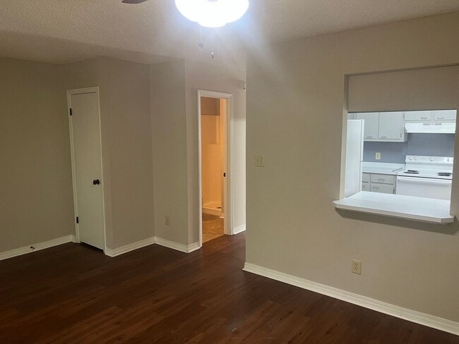 Photo - MAN-600C Unit 600 Cheshire Lane