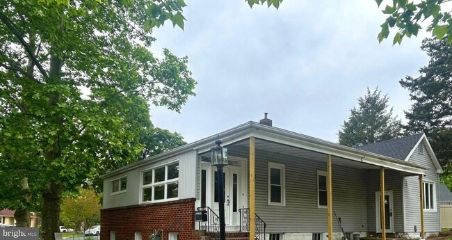 Building Photo - 405 Lake Ave Unit 405 Rental