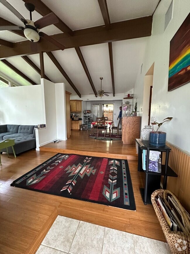 Building Photo - Furnished 3 Bedroom / 2 Bath Home