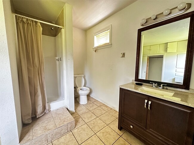 Photo - 5210 Stuyvesant Ln