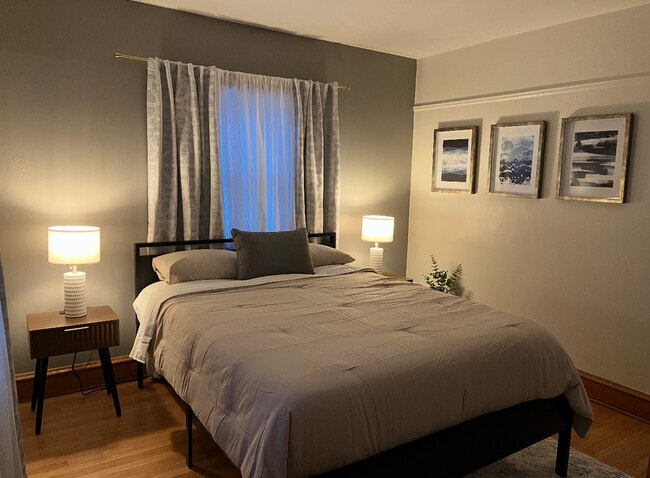 Photo - 2657 N 62nd St Unidad Charming 2-Bedroom, 1-Bat