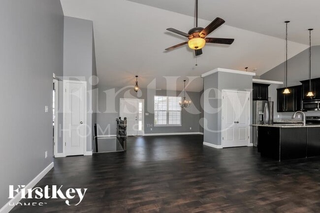 Photo - 221 Lonepine Dr
