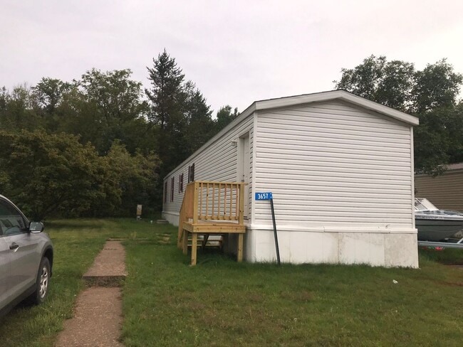 Photo - 3 Bedrooms, 2 Bathrooms in Pequot Terrace Trailer Park, Pequot Lakes, MN Lot B27 Unidad Lot B27