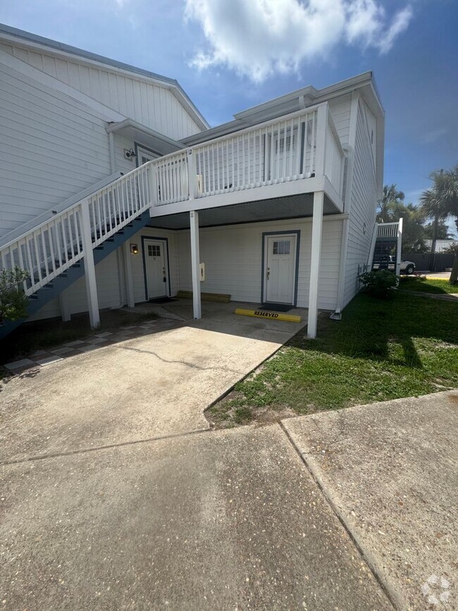 Building Photo - 6545 N Lagoon Dr Rental