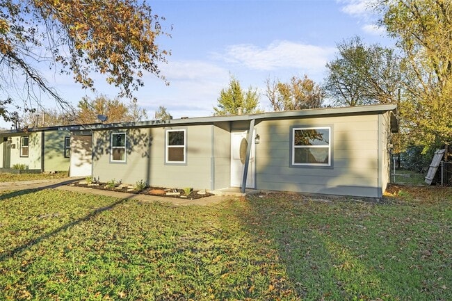 Building Photo - 916 Wilkinson Dr