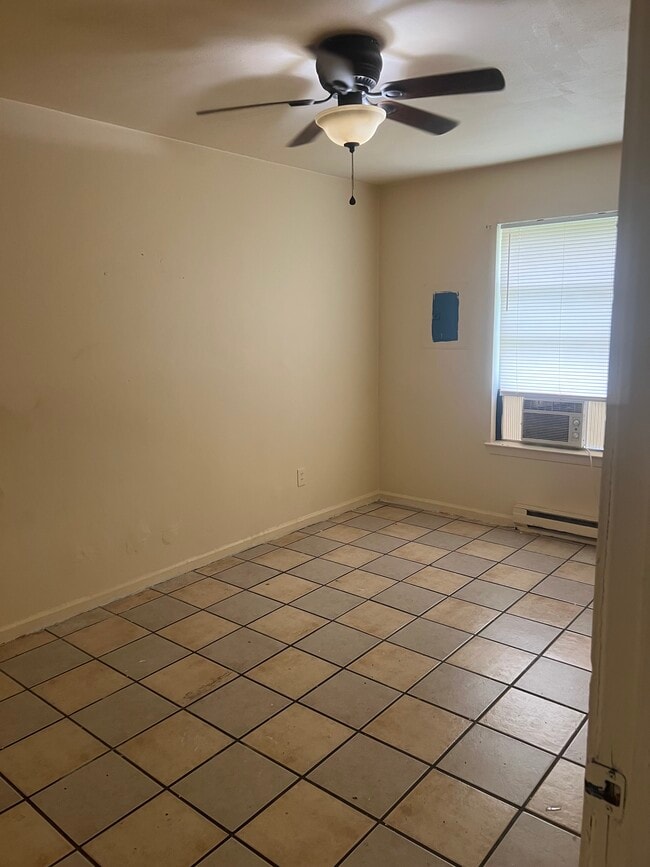 Photo - 222 W 34th St Unit Apartment B