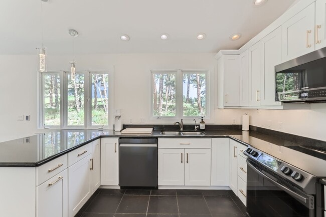 Photo - GORGEOUS 4BD/ 3BA MOUNTAIN HOME in Boulder, CO- Available 7/10/26!